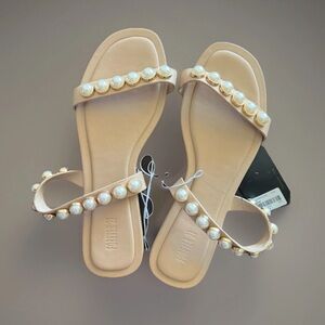 Forever 21 Faux Pearl Embellished Strap Flat Sandals Beige Color 6.5 Slim